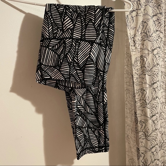 lululemon banana leaf crop - Picture 2 of 4